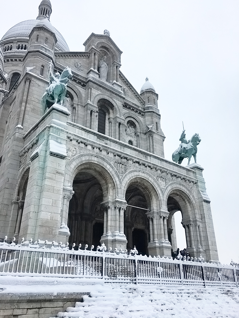 Flâner à Montmartre : parvis du Sacré-cœur