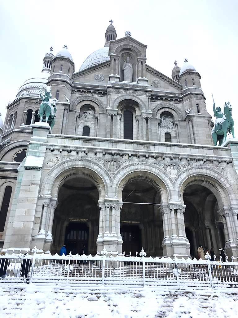 Flâner à Montmartre : parvis du Sacré-cœur 